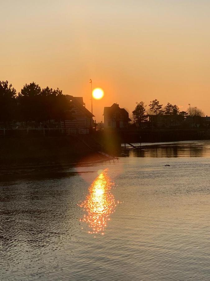 L'Evasion Centre Et Plage Villers-sur-Mer Esterno foto